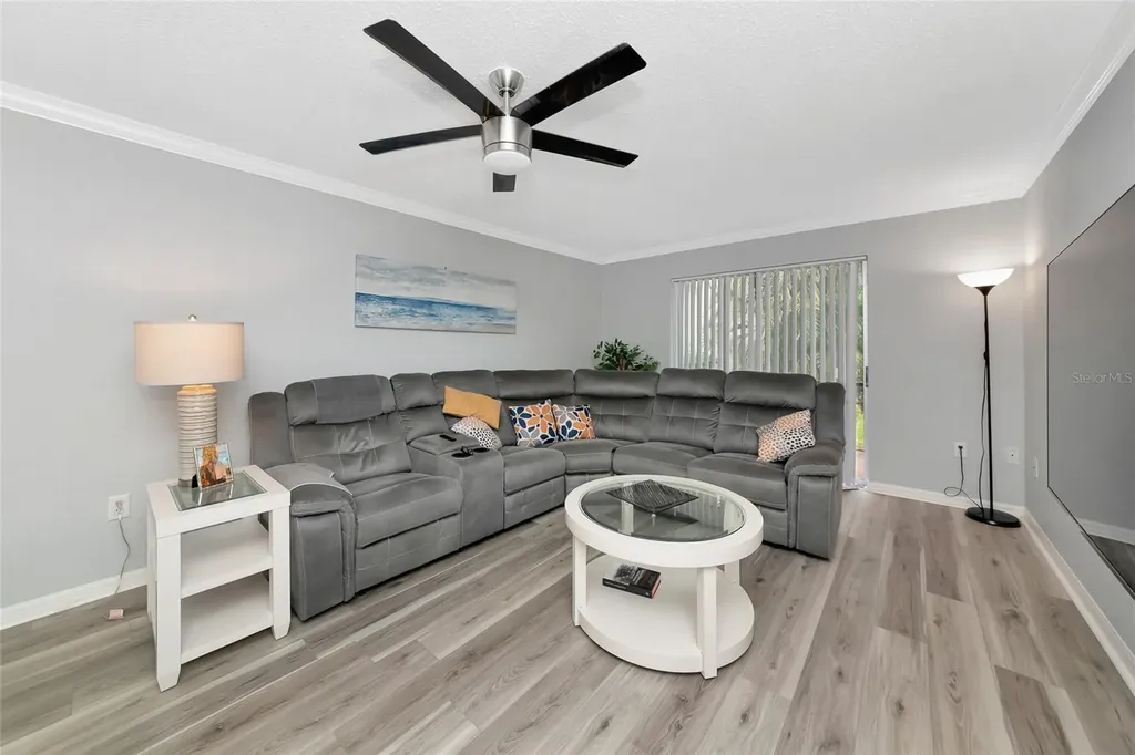 966 La Costa Circle Sarasota FL 34237