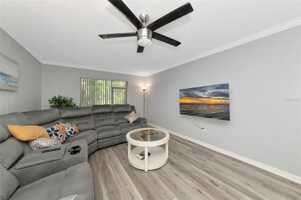 966 La Costa Circle Sarasota FL 34237