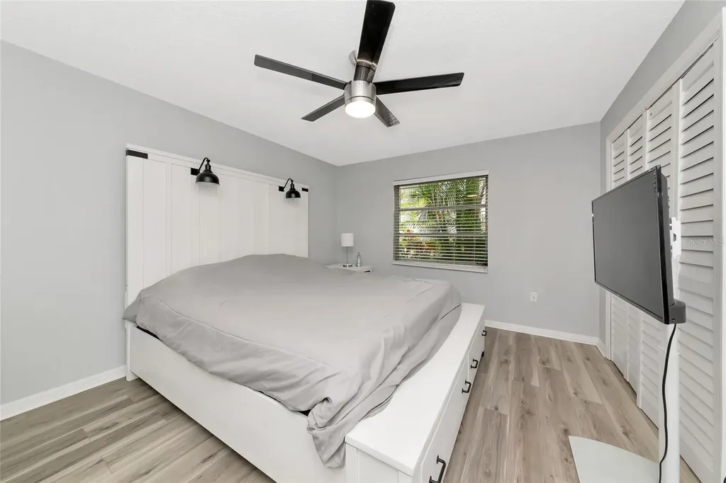 966 La Costa Circle Sarasota FL 34237