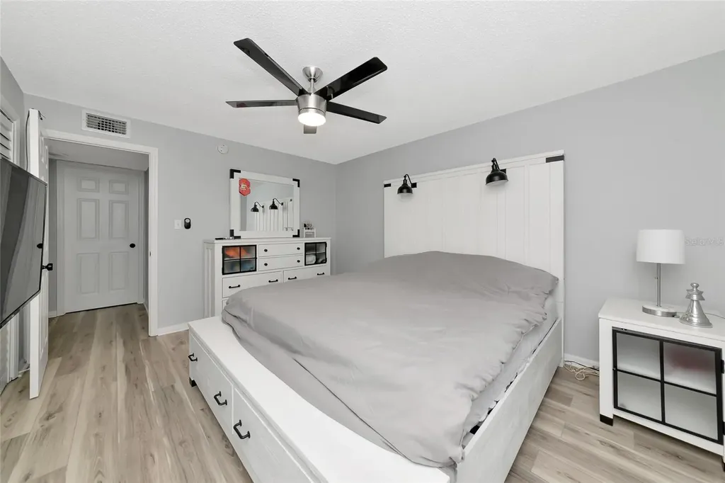 966 La Costa Circle Sarasota FL 34237