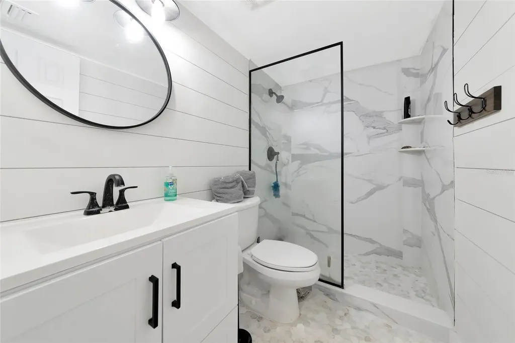 966 La Costa Circle Sarasota FL 34237