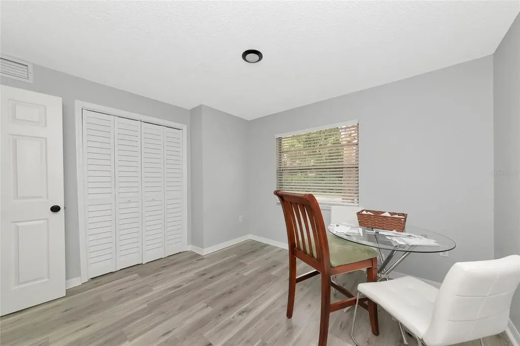 966 La Costa Circle Sarasota FL 34237