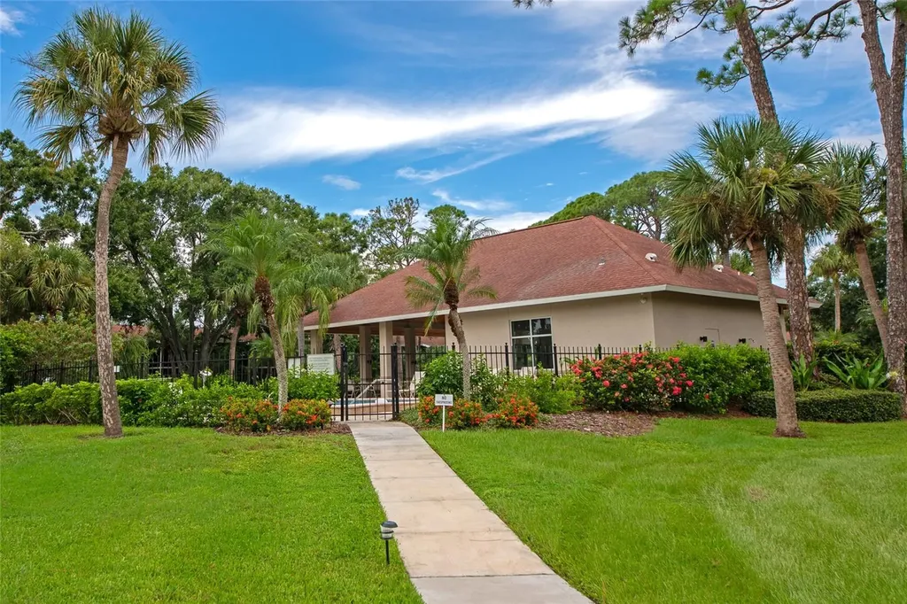 966 La Costa Circle Sarasota FL 34237