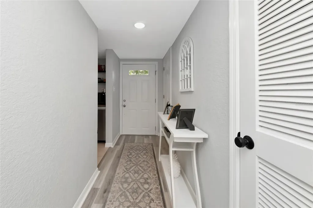 966 La Costa Circle Sarasota FL 34237