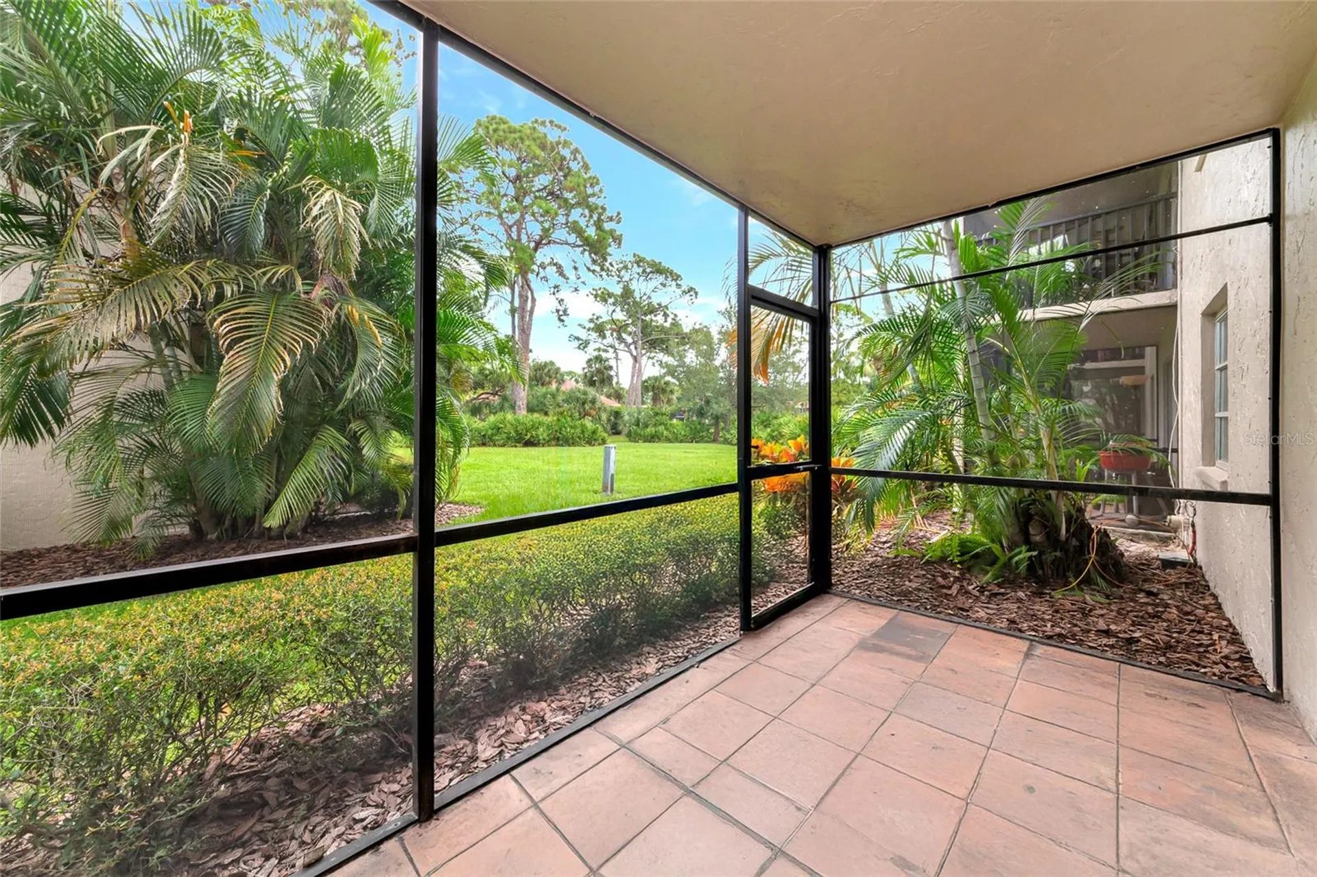 966 La Costa Circle Sarasota FL 34237