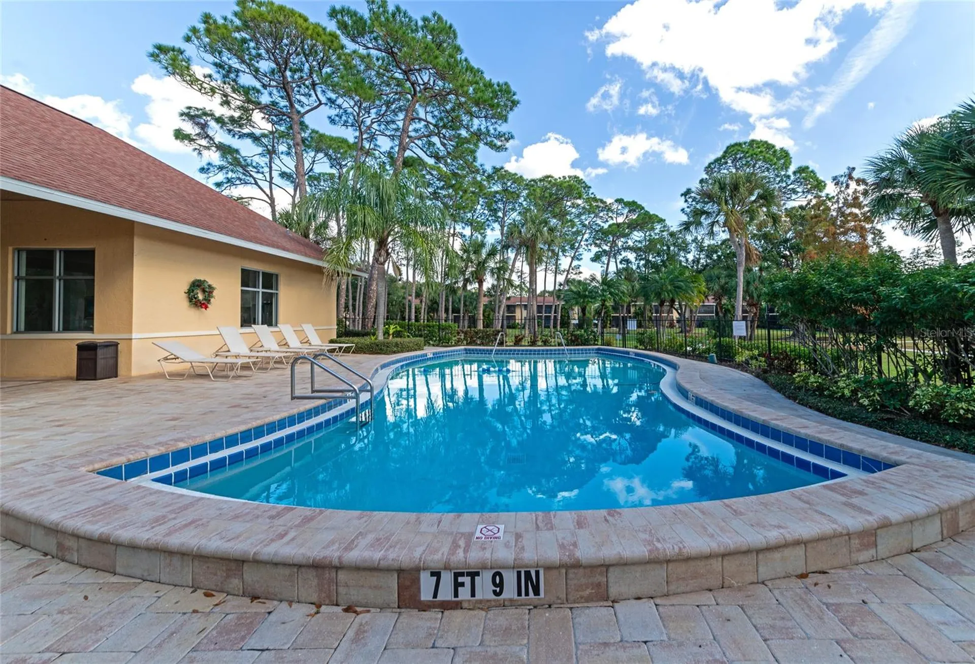 966 La Costa Circle Sarasota FL 34237