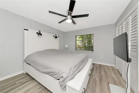966 La Costa Circle Sarasota FL 34237