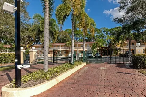 966 La Costa Circle Sarasota FL 34237