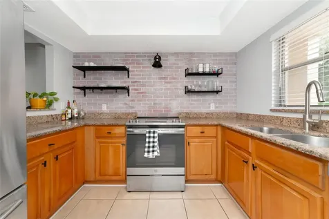 966 La Costa Circle Sarasota FL 34237