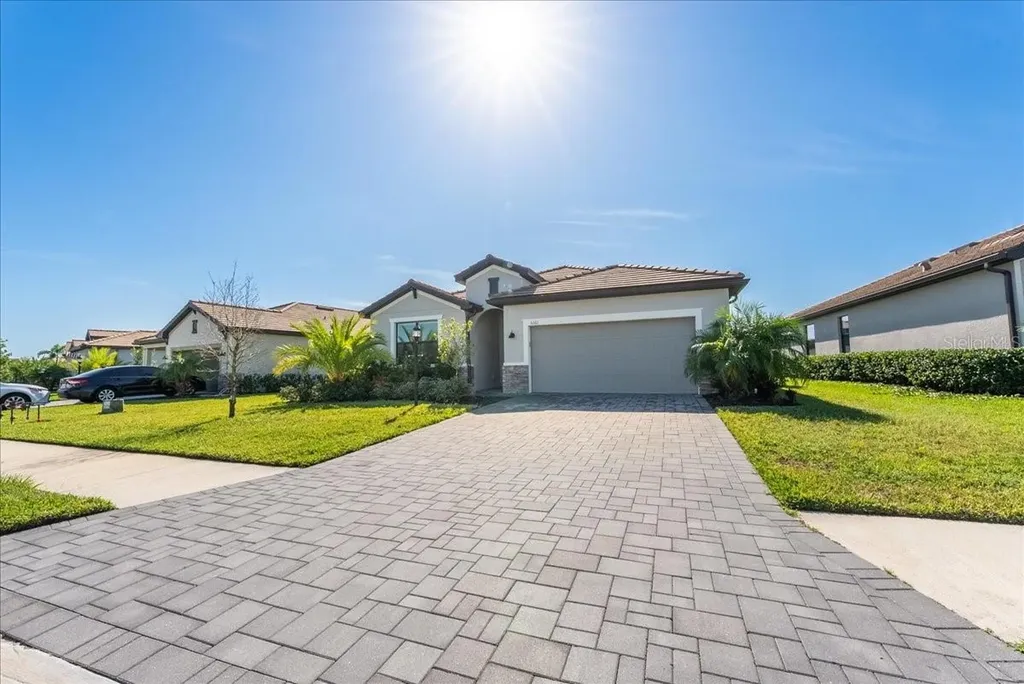 5161 Coral Reef Way Bradenton FL 34211