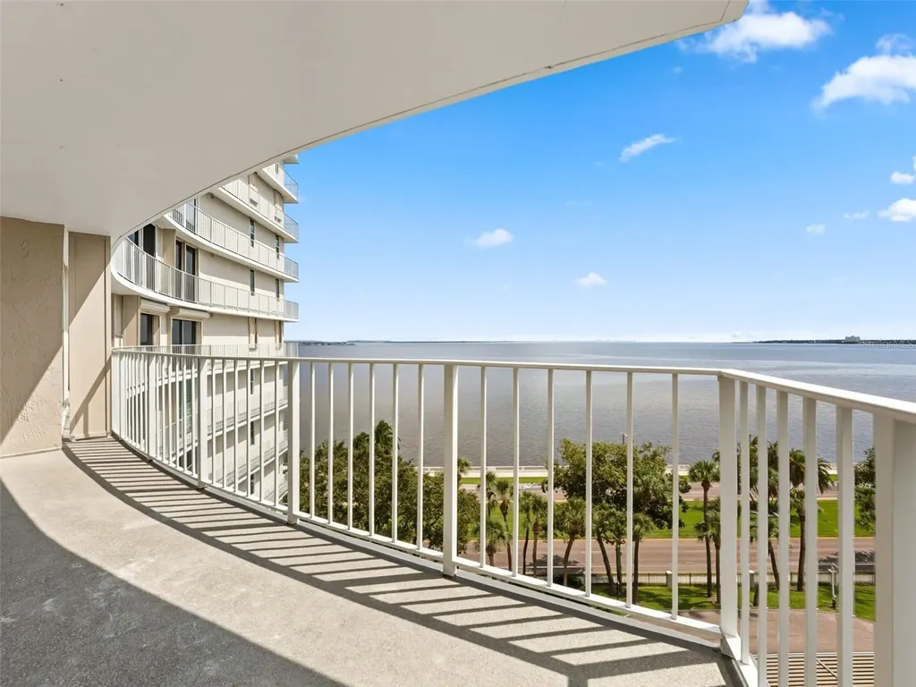 2611 Bayshore Boulevard Tampa FL 33629