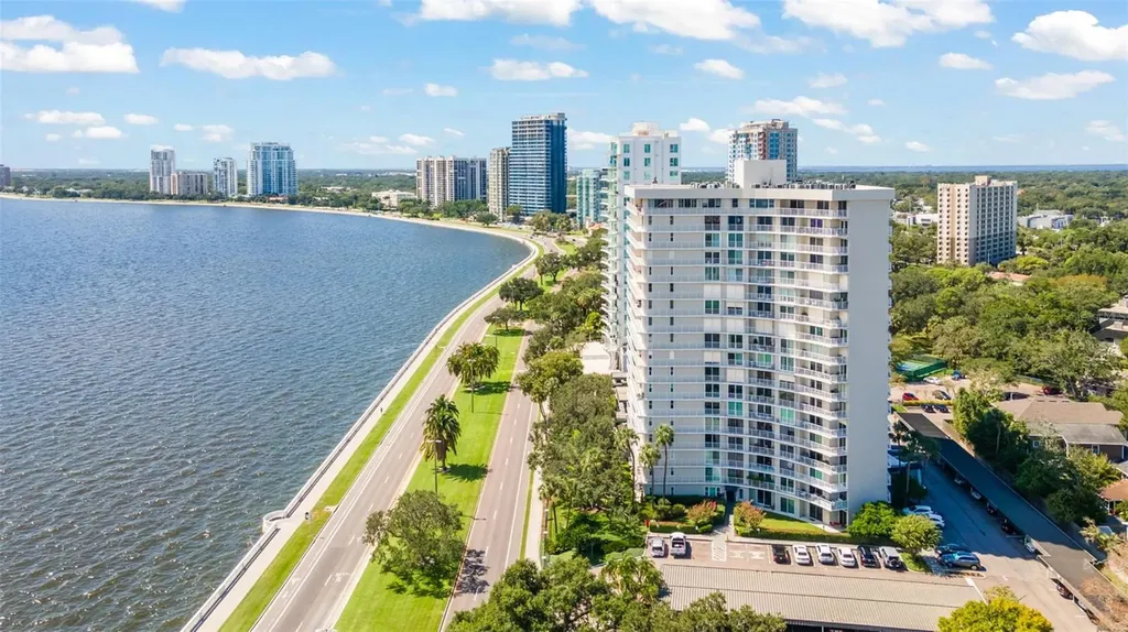 2611 Bayshore Boulevard Tampa FL 33629
