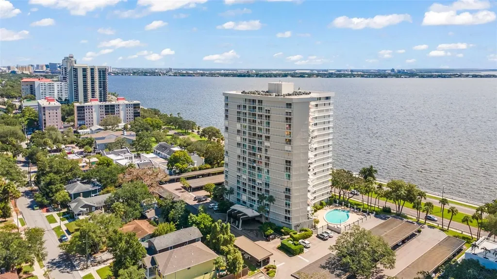 2611 Bayshore Boulevard Tampa FL 33629