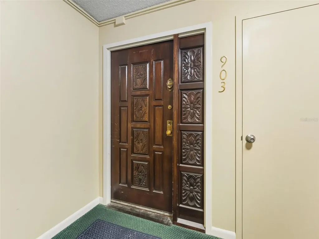 2611 Bayshore Boulevard Tampa FL 33629