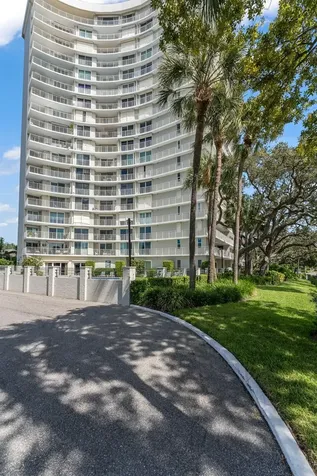 2611 Bayshore Boulevard Tampa FL 33629