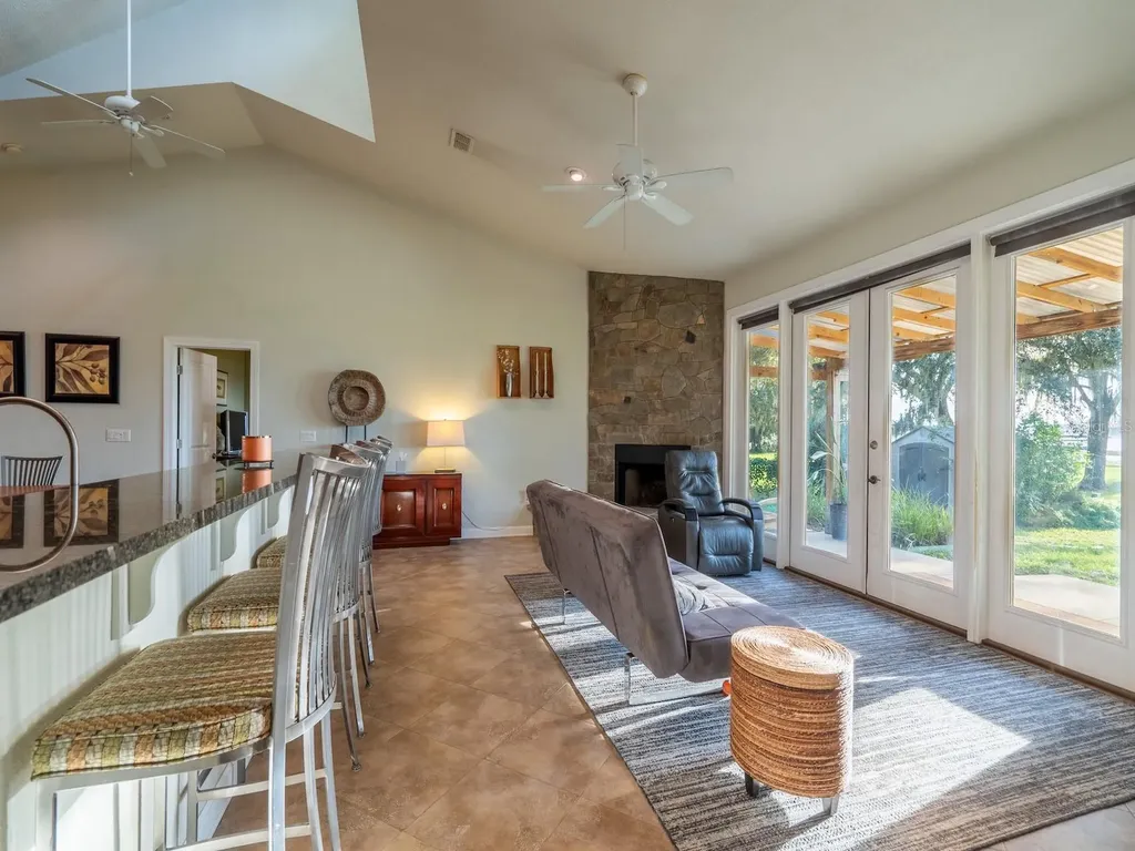 25212 E Highway 316 Salt Springs FL 32134