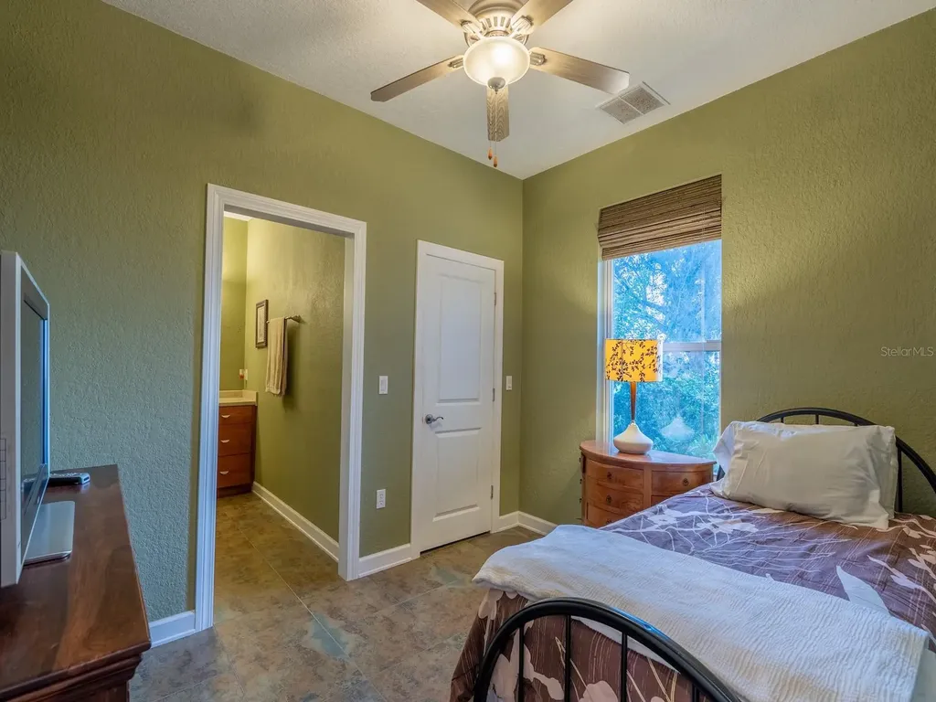 25212 E Highway 316 Salt Springs FL 32134