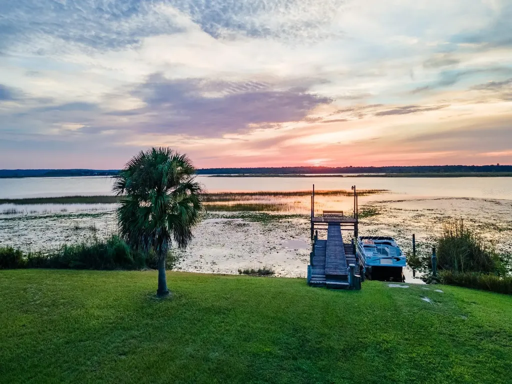 25212 E Highway 316 Salt Springs FL 32134