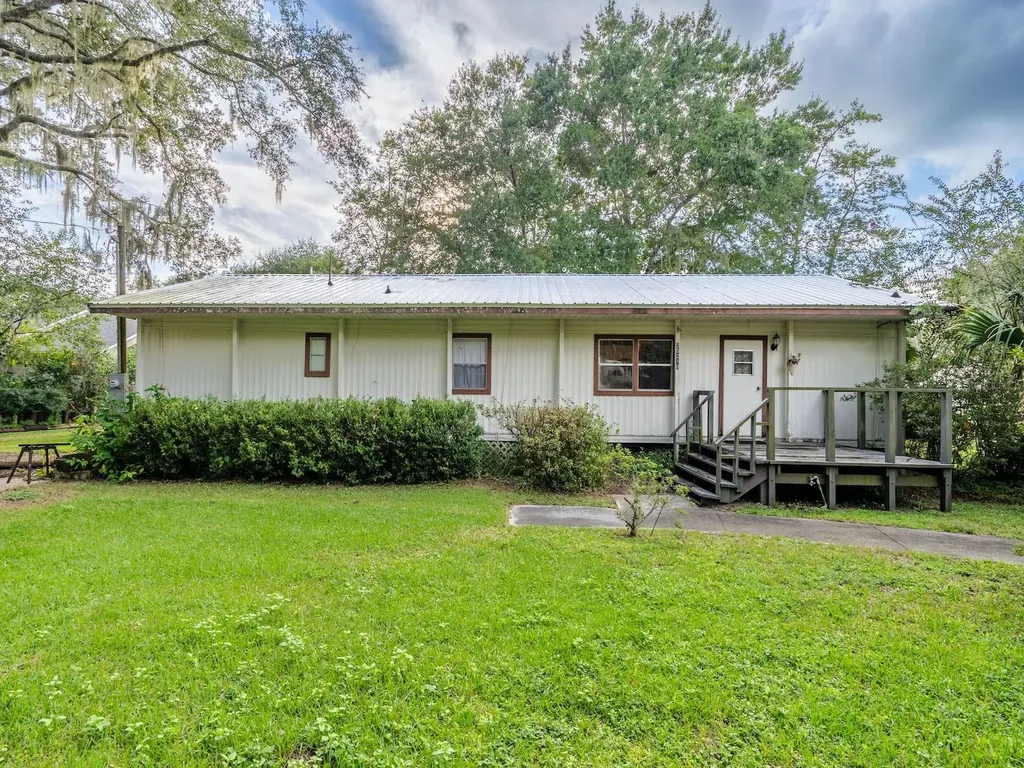 25212 E Highway 316 Salt Springs FL 32134