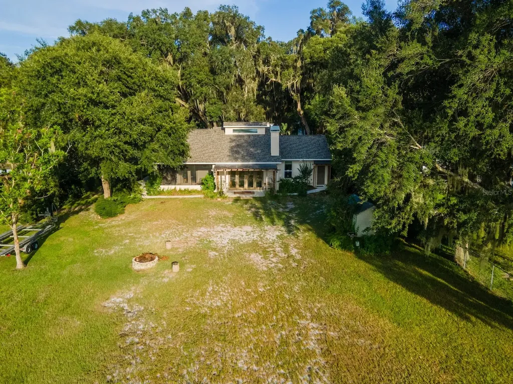 25212 E Highway 316 Salt Springs FL 32134