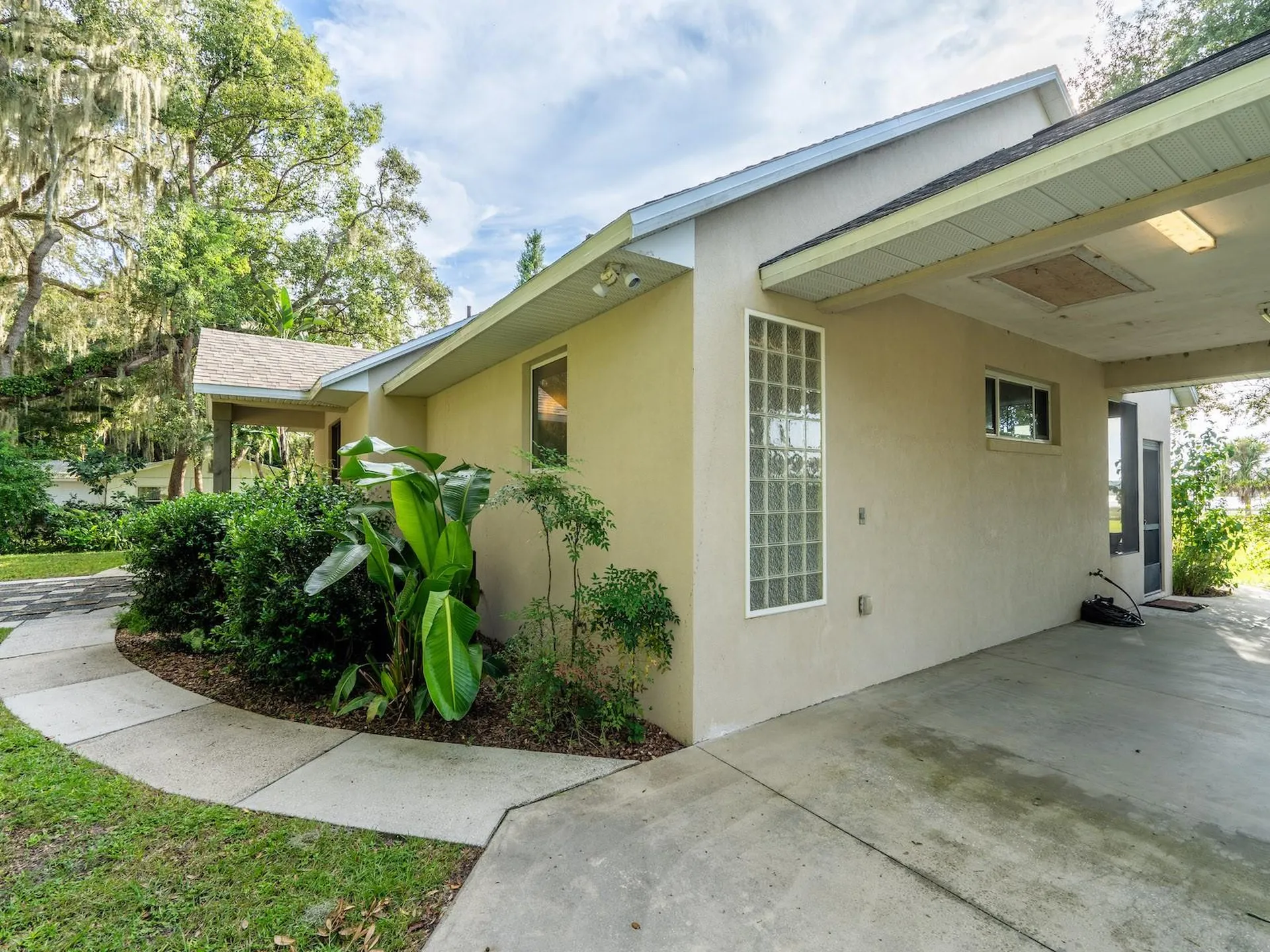 25212 E Highway 316 Salt Springs FL 32134