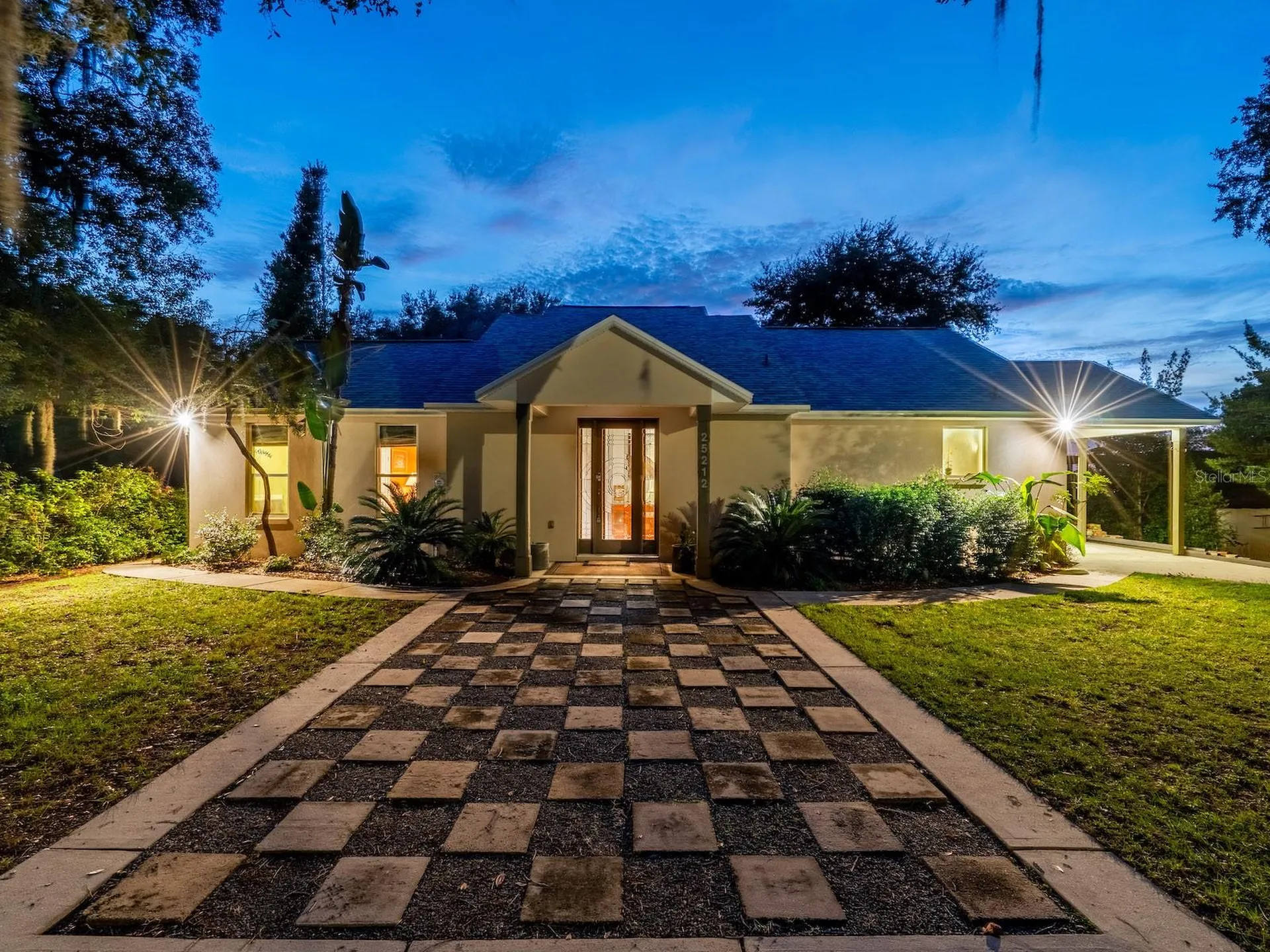 25212 E Highway 316 Salt Springs FL 32134