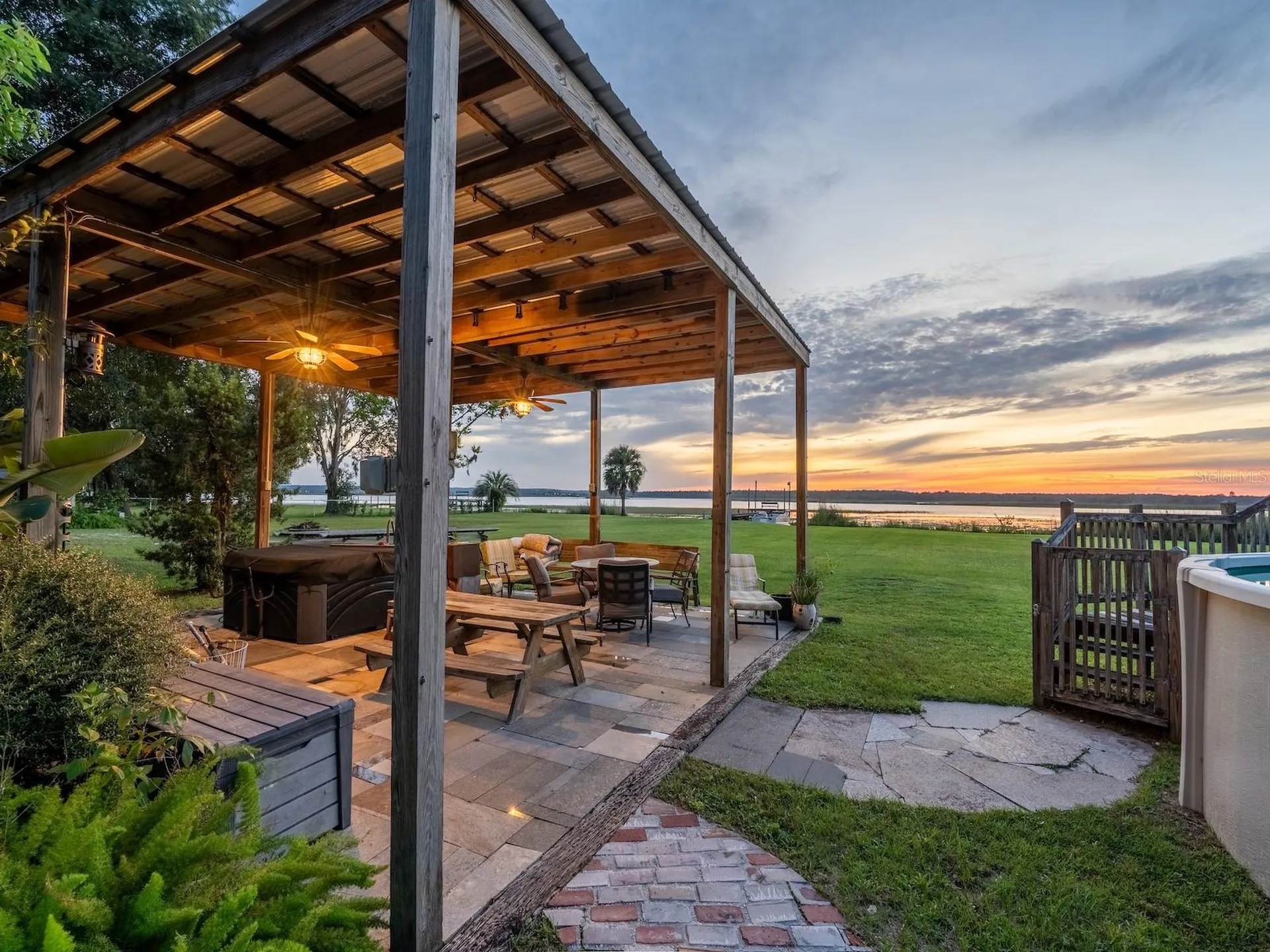25212 E Highway 316 Salt Springs FL 32134