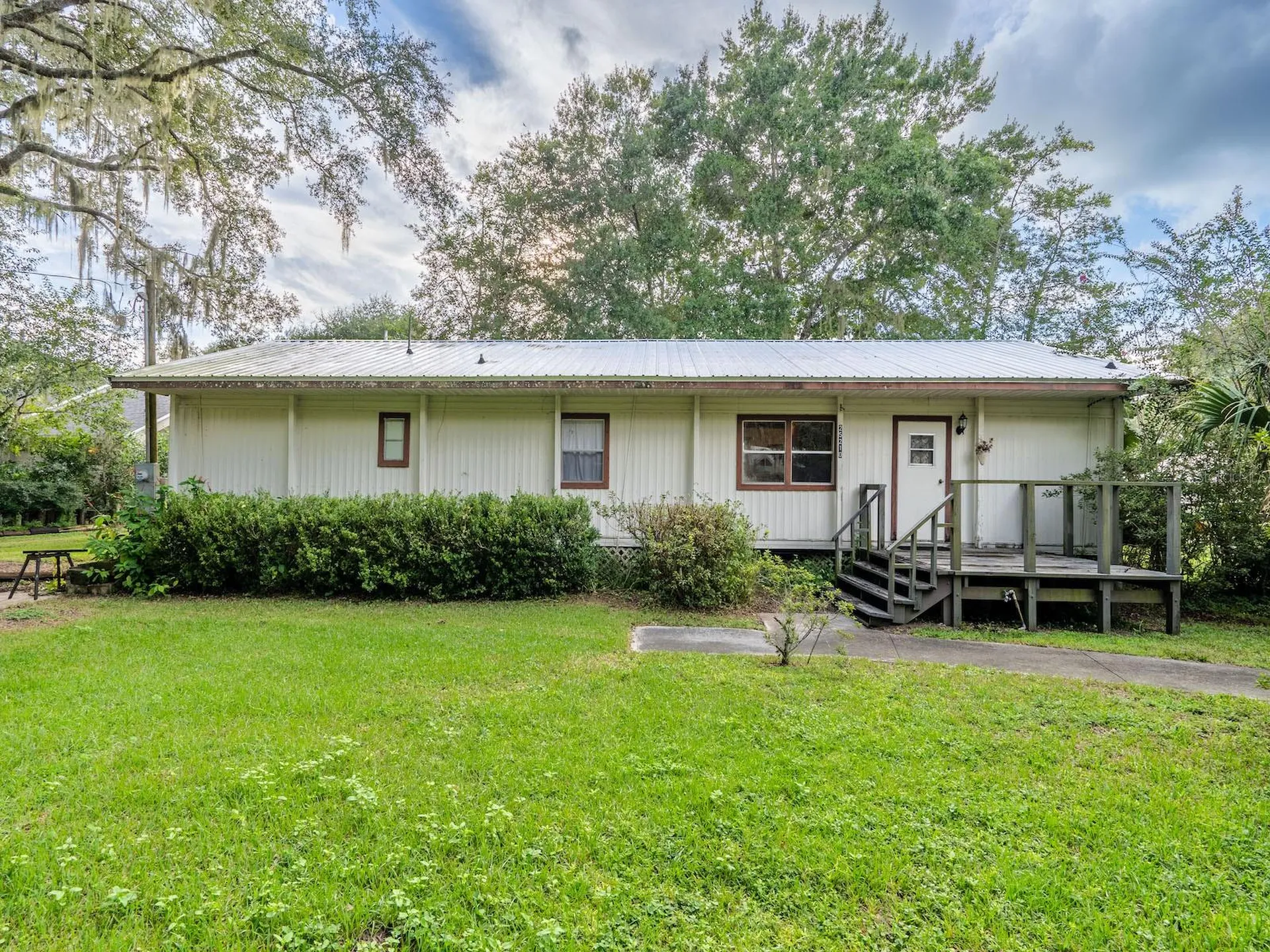 25212 E Highway 316 Salt Springs FL 32134