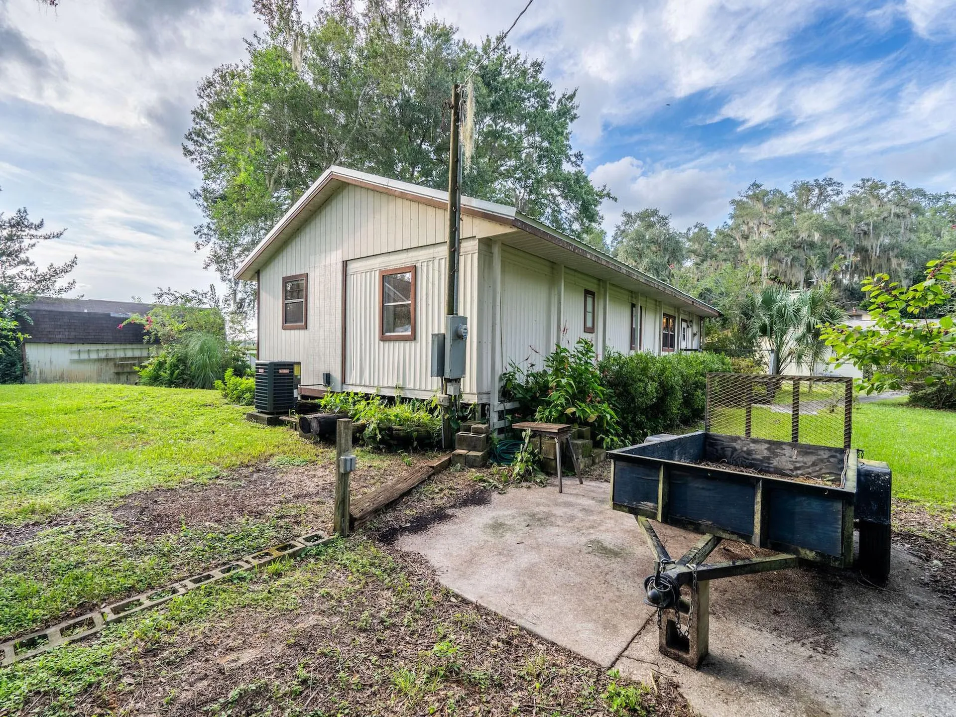 25212 E Highway 316 Salt Springs FL 32134
