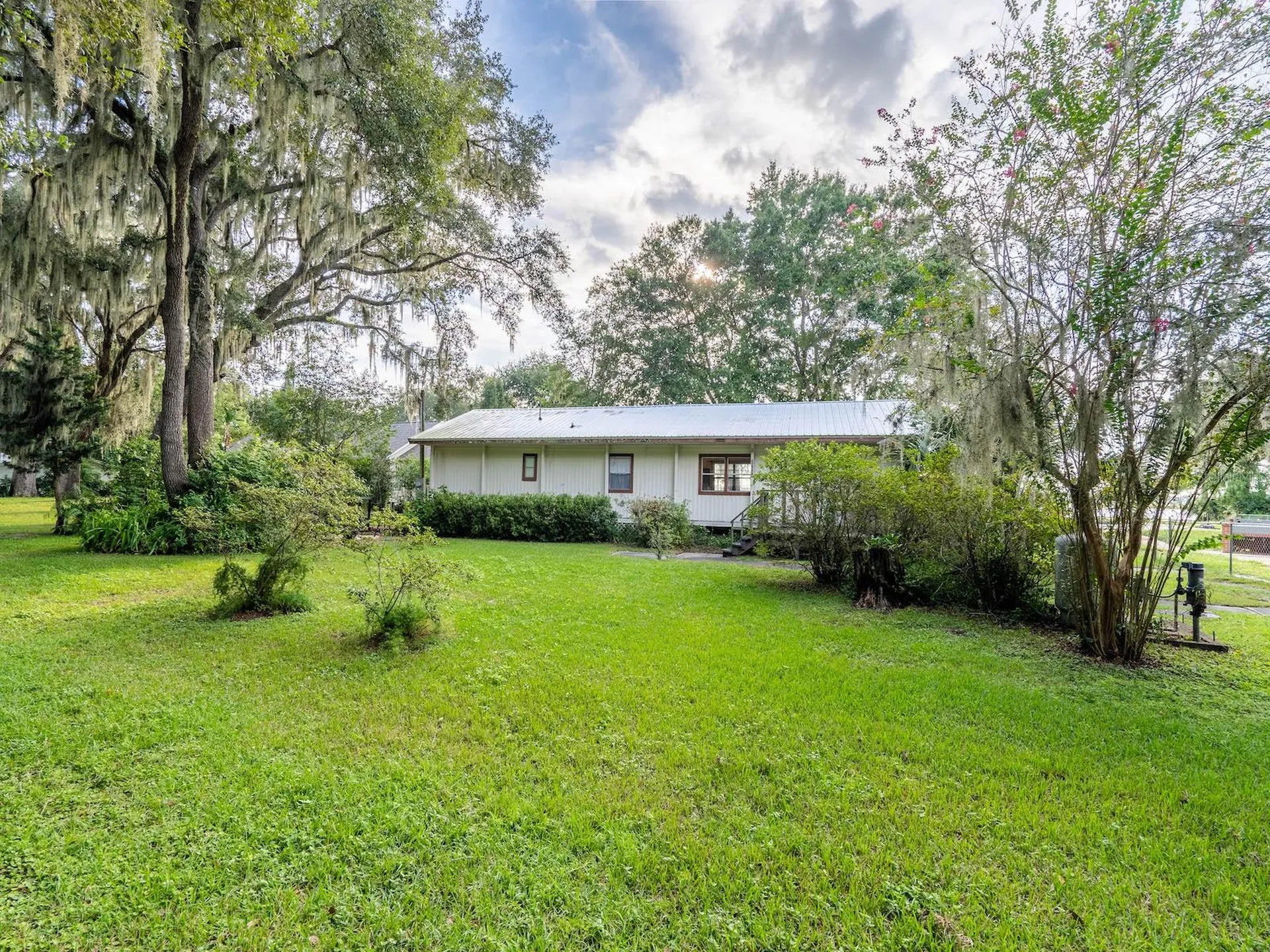 25212 E Highway 316 Salt Springs FL 32134