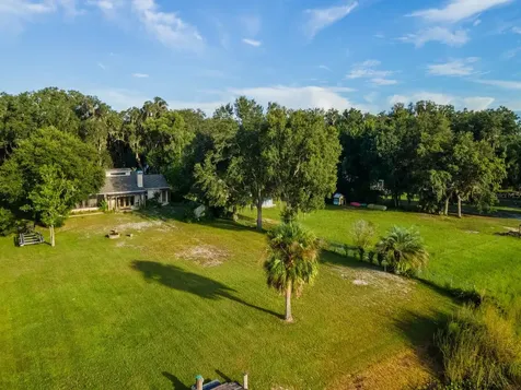 25212 E Highway 316 Salt Springs FL 32134
