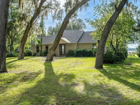25212 E Highway 316 Salt Springs FL 32134