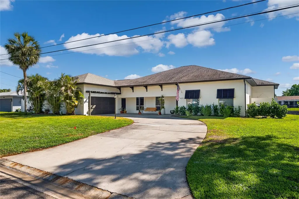 4091 13th Way NE St Petersburg FL 33703