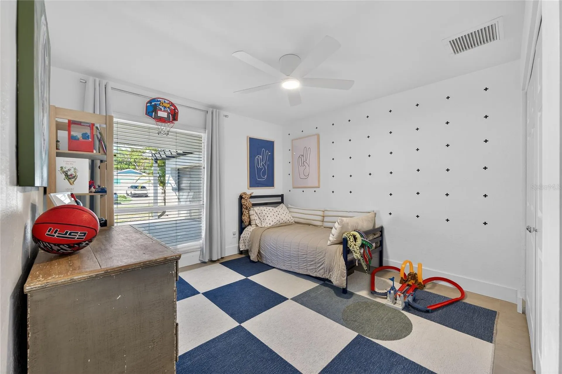 4091 13th Way NE St Petersburg FL 33703