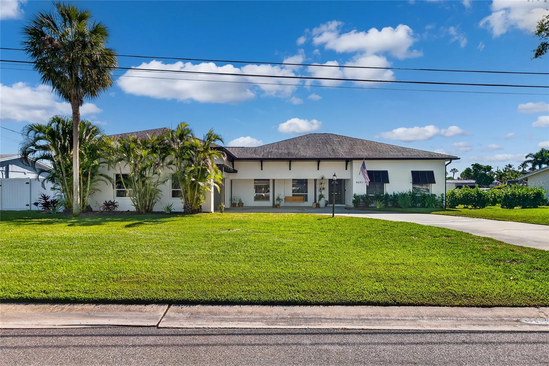 4091 13th Way NE St Petersburg FL 33703
