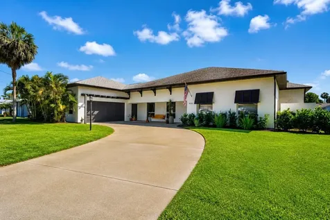 4091 13th Way NE St Petersburg FL 33703