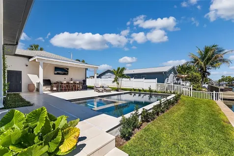 4091 13th Way NE St Petersburg FL 33703