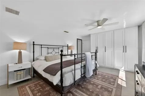 4091 13th Way NE St Petersburg FL 33703