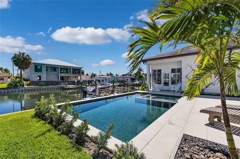 4091 13th Way NE St Petersburg FL 33703