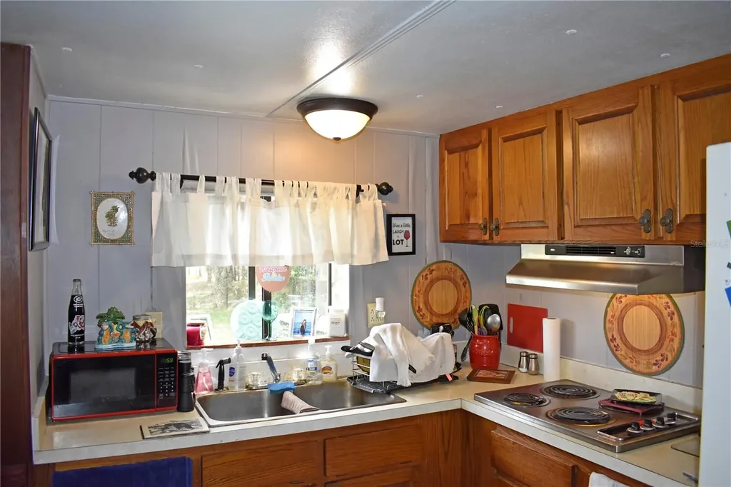 148 Swan Lake Drive Melrose FL 32666