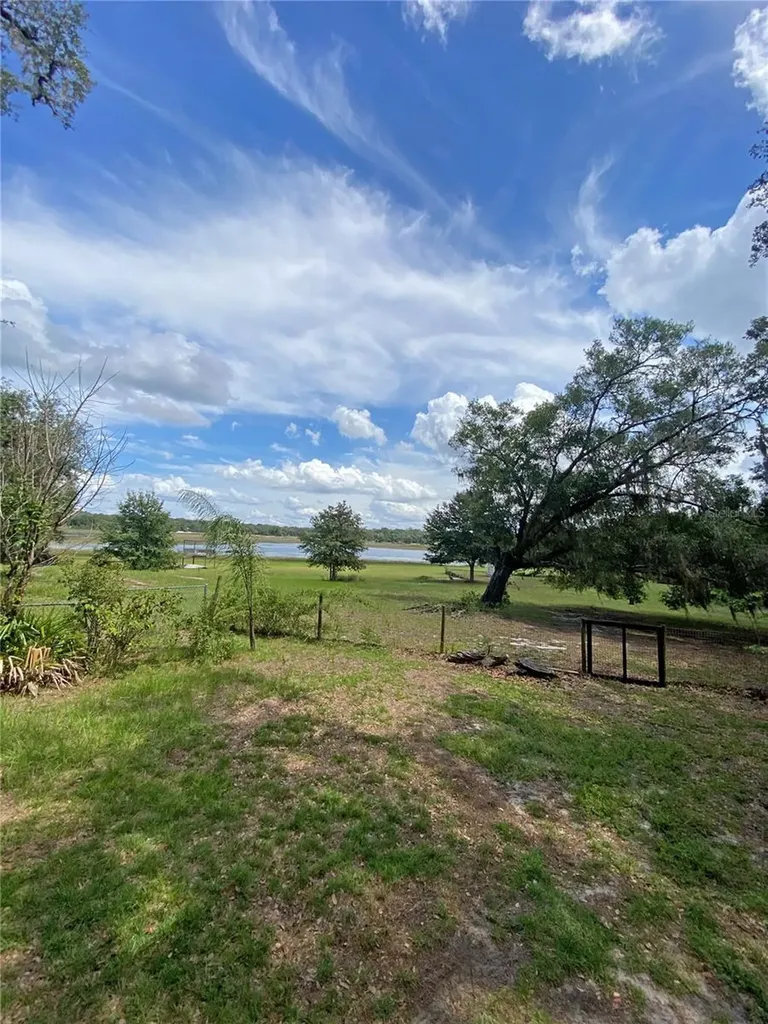 148 Swan Lake Drive Melrose FL 32666