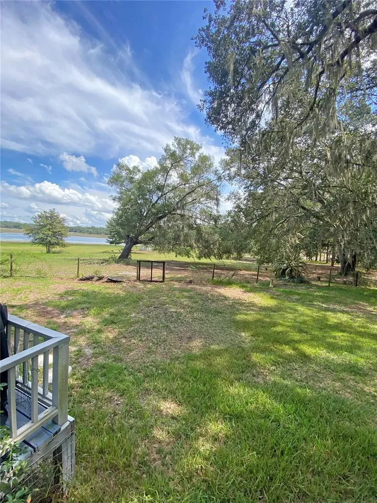 148 Swan Lake Drive Melrose FL 32666