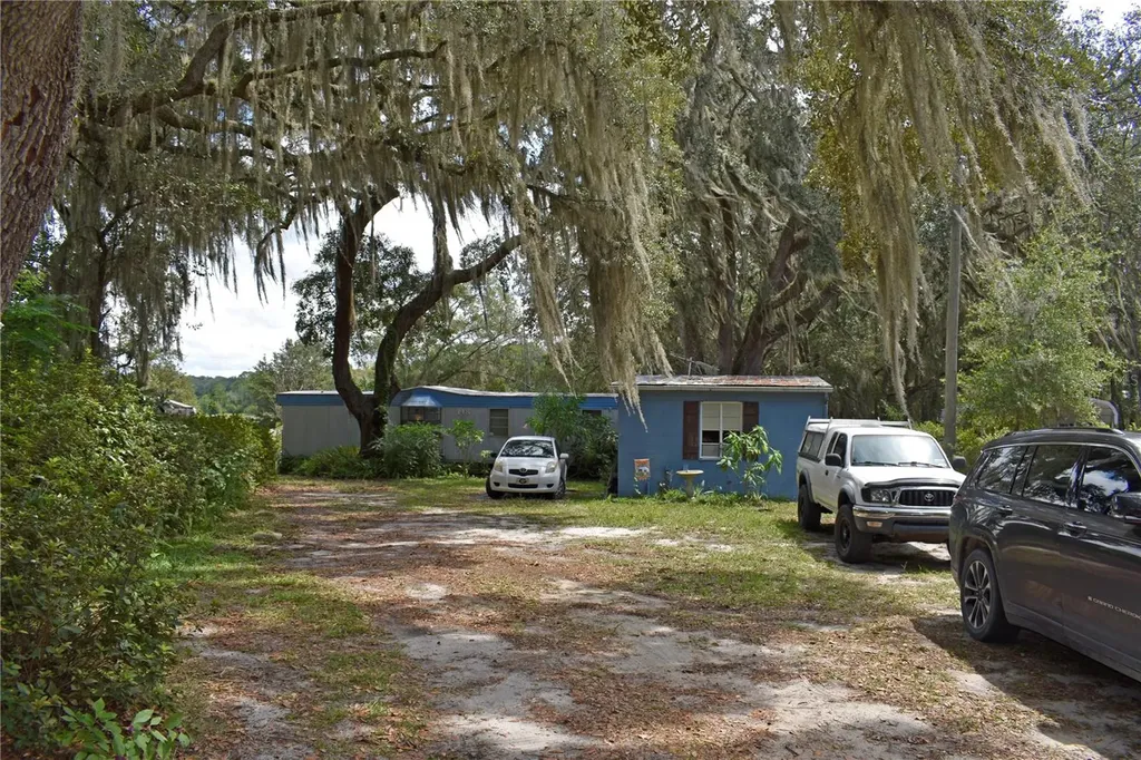 148 Swan Lake Drive Melrose FL 32666