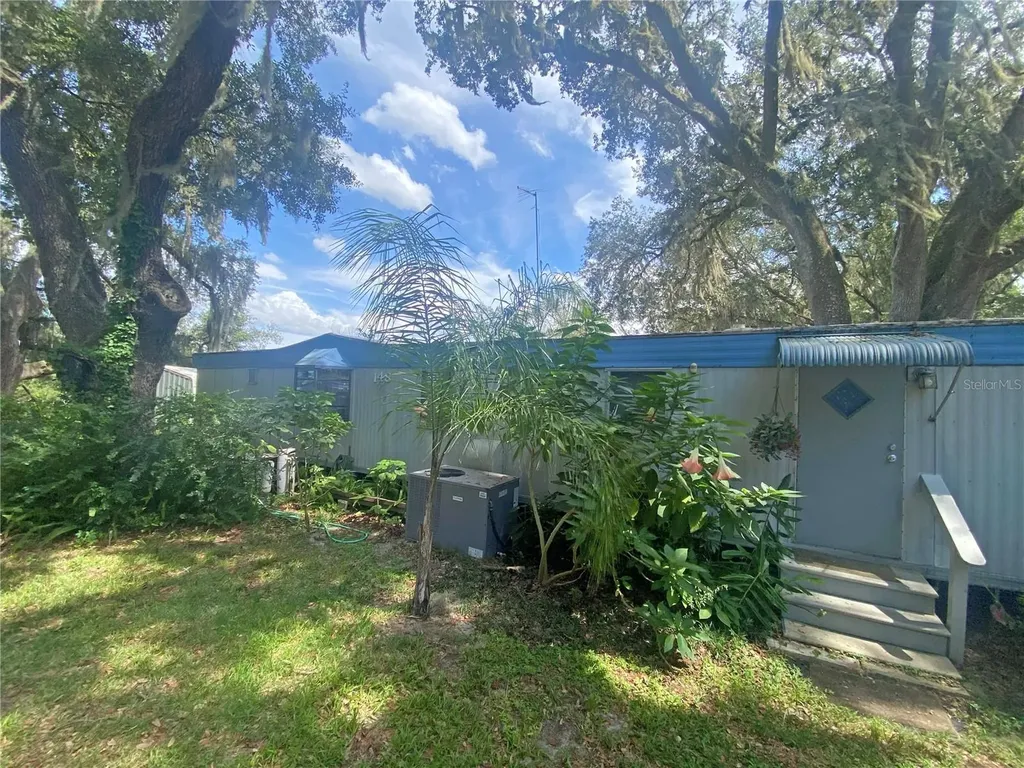 148 Swan Lake Drive Melrose FL 32666