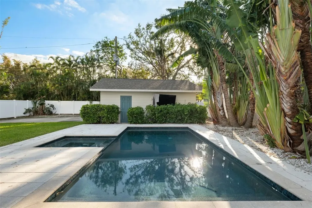 827 Snell Isle Boulevard NE St Petersburg FL 33704