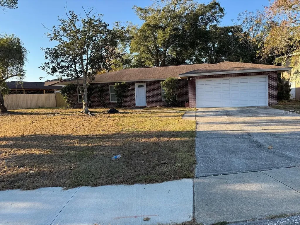8213 Village Green Road Orlando FL 32818