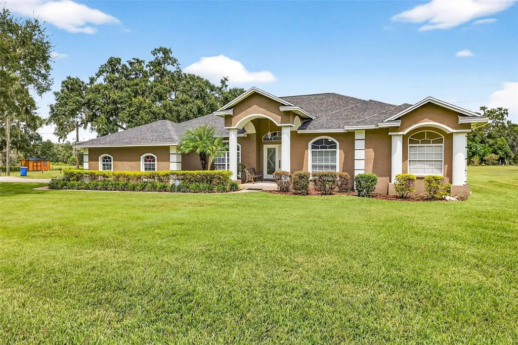 8518 W Knights Griffin Road Plant City FL 33565
