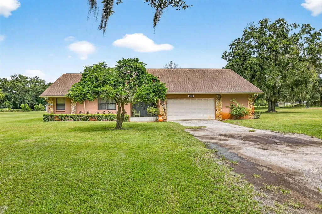 8410 W Knights Griffin Road Plant City FL 33565