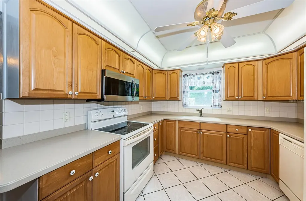 2110 57th Avenue N St Petersburg FL 33714