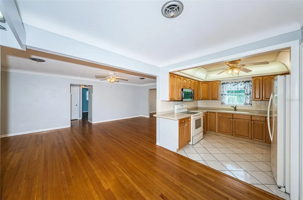 2110 57th Avenue N St Petersburg FL 33714
